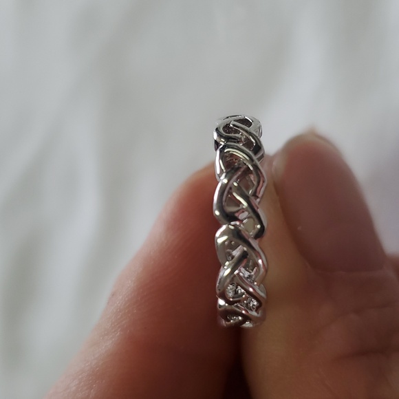 Jewelry - Rhodium plated knot eternity band